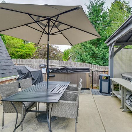 Puget Sound Cabin With Hot Tub And Water Views! Bremerton Exterior photo