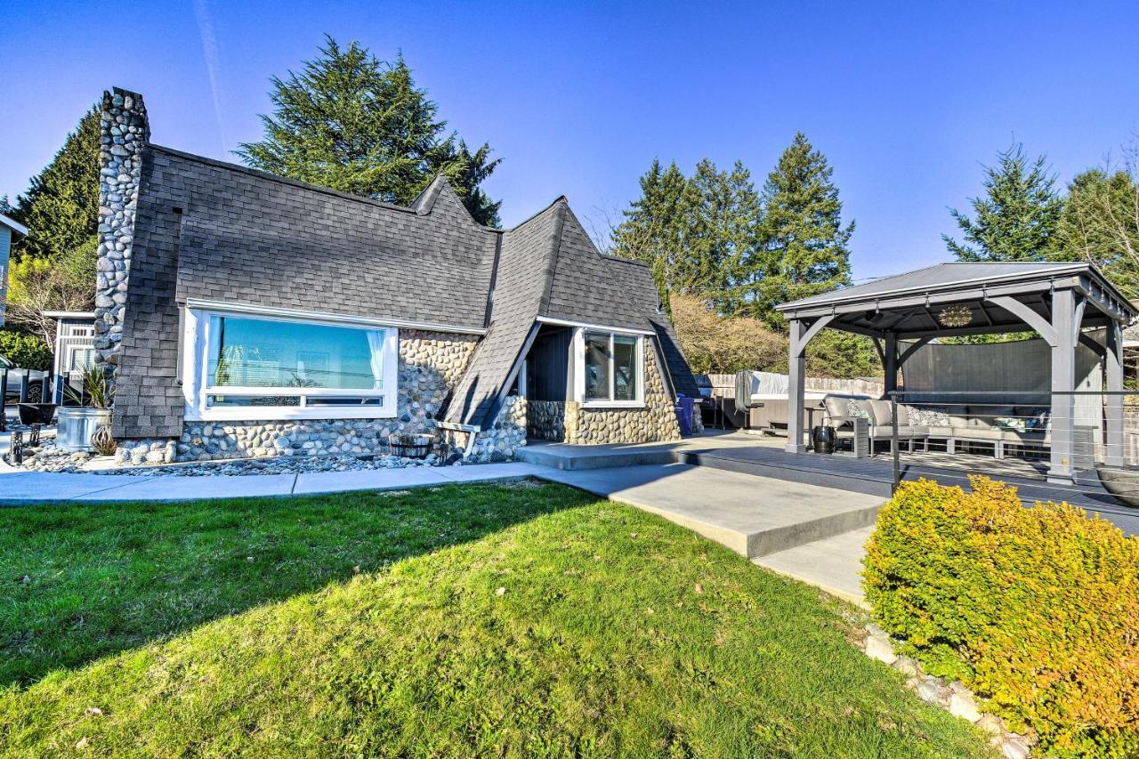 Puget Sound Cabin With Hot Tub And Water Views! Bremerton Exterior photo