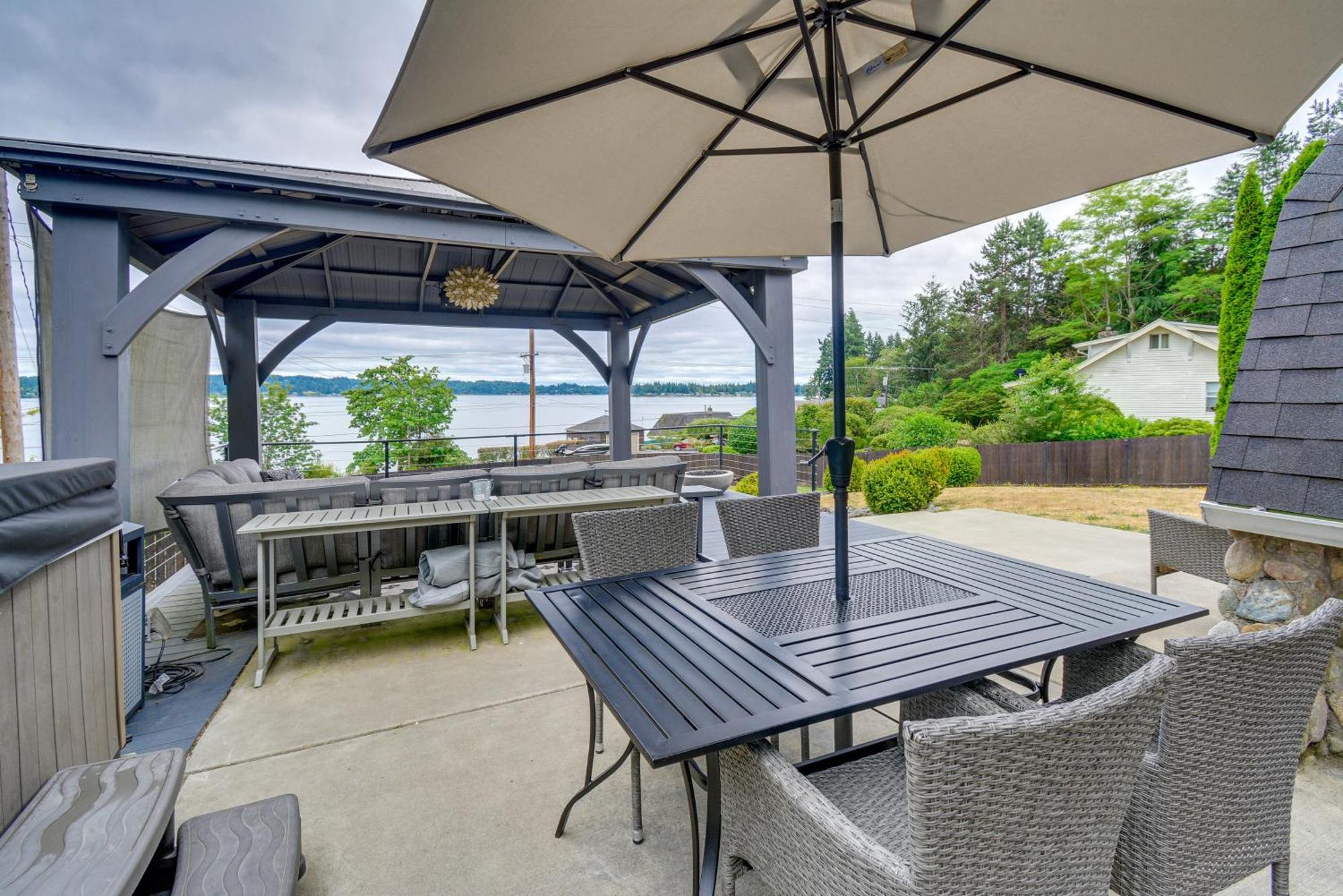 Puget Sound Cabin With Hot Tub And Water Views! Bremerton Exterior photo